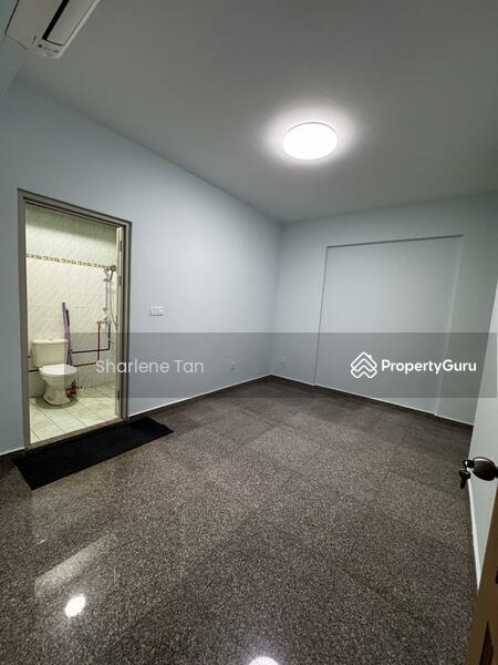 Master Bedroom with toilet