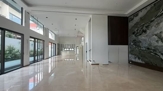 Brand New Near Orchard / Fernhill Road / Steven’s’ MRT / 1km SCGS, Fernhill Road / Stevens Road, 7 Bedrooms, 9,500 sqft, Semi-Detached House For Sale, by Bernard Wu, 60119770 - PropertyGuru.com.sg