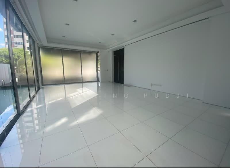 Tan kim cheng road, Tan Kim Cheng Road, 5 Bedrooms, 7,400 sqft, Bungalow House For Rent, by You Ziling Pudji, 60119887 - Interior - PropertyGuru.com.sg