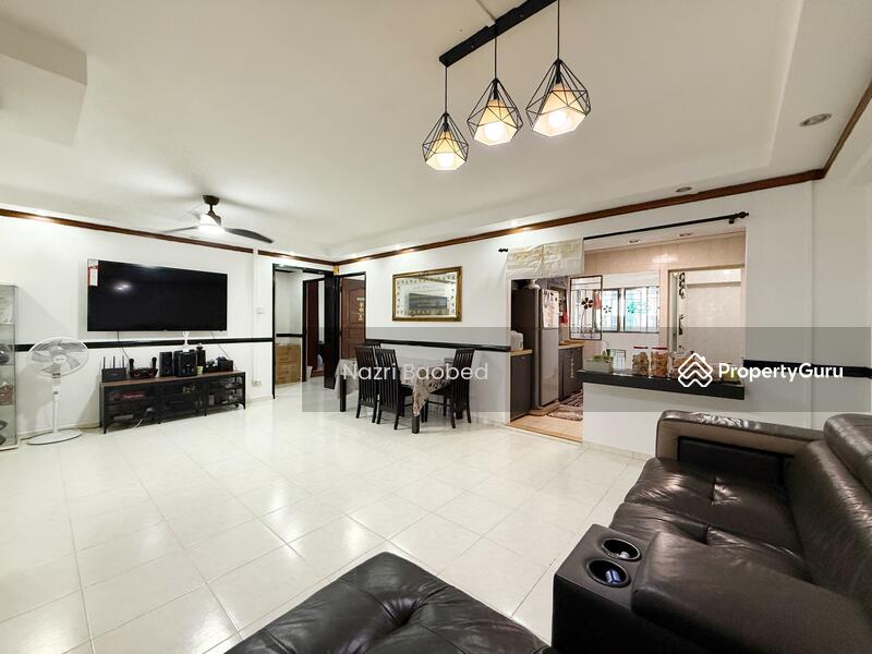 For Sale - 776 Woodlands Crescent
