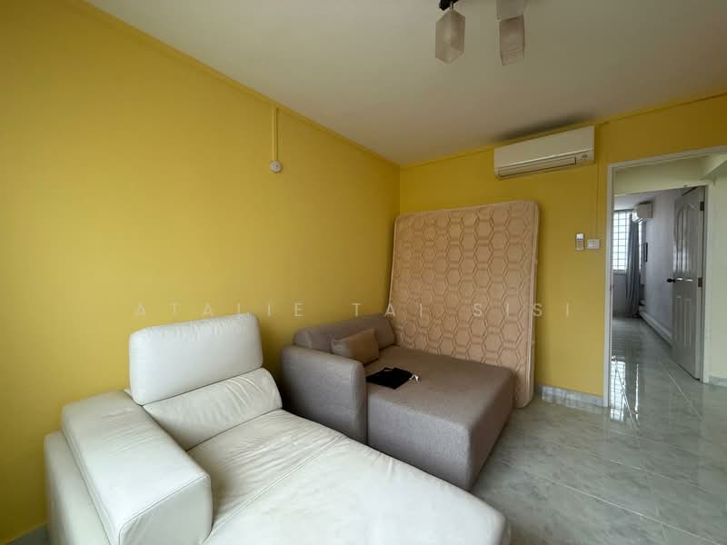 123 Bishan Street 12, 123 Bishan Street 12, 3 Bedrooms, 1,119 sqft, HDB Flat For Sale, by Atalie Tai Sisi, 60120027 - Living Room - PropertyGuru.com.sg