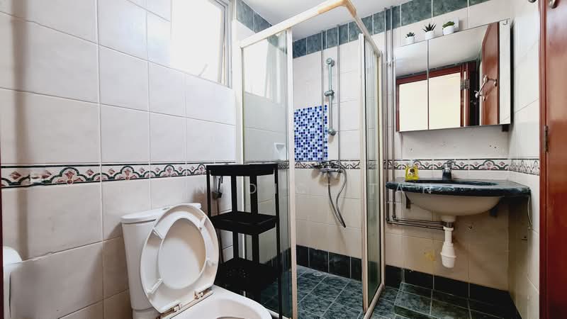 Aquarius By The Park, 1 Bedok Reservoir View, Room Rental, 150 sqft, Condominium For Rent, by Bennedict Tan, 60120231 - Bathroom - PropertyGuru.com.sg