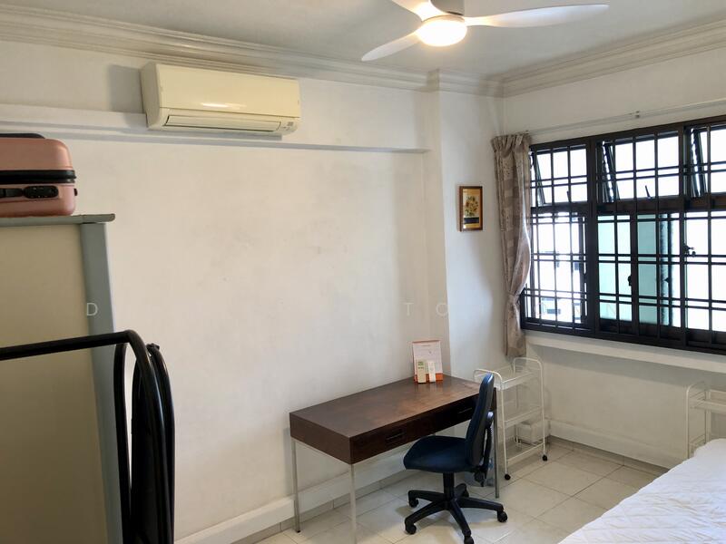 Room_3, aircon & ceiling fan