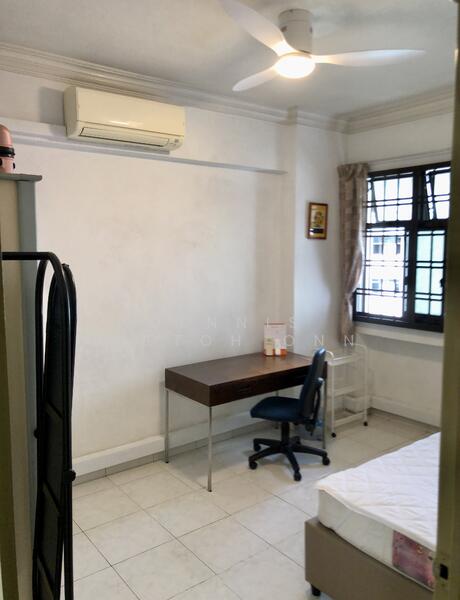 Room_3, writing table & chair