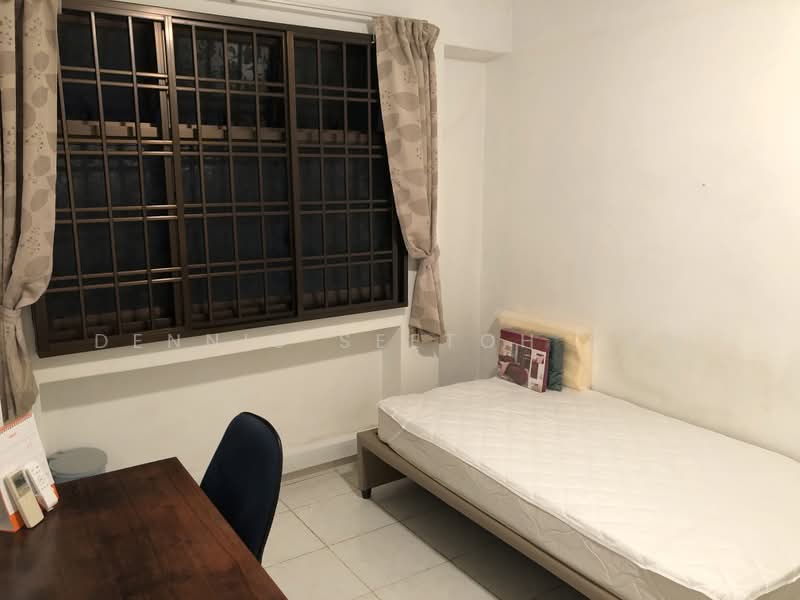 688 Jurong West Central 1, 688 Jurong West Central 1, Room Rental, 130 sqft, HDB Flat For Rent, by Dennis Seetoh Onn, 60120413 - Bedroom_3, Super single bed - PropertyGuru.com.sg