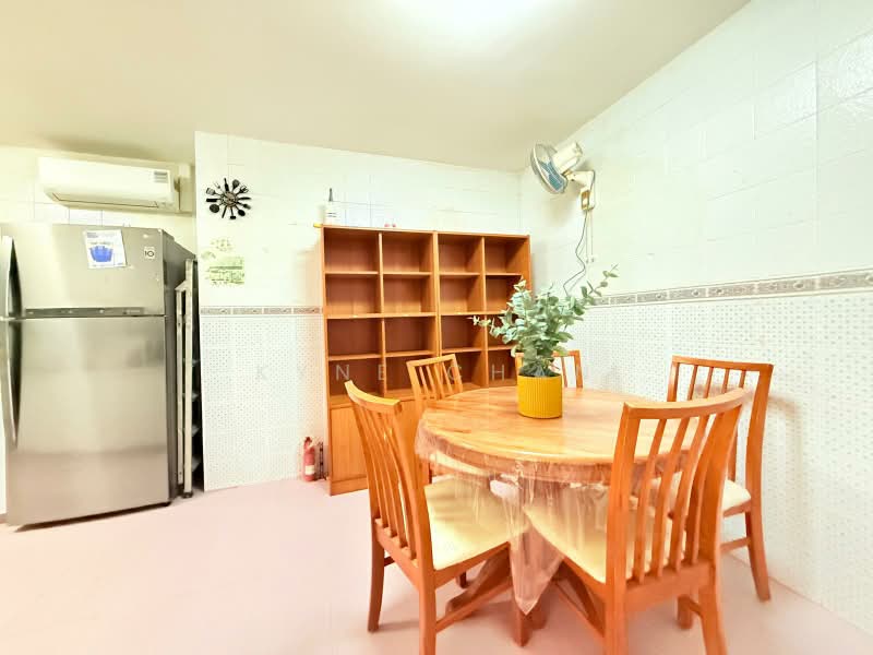 Gold Coast Condo, 360 Pasir Panjang Road, Room Rental, 190 sqft, Condominium For Rent, by Kyne Chan, 60120525 - PropertyGuru.com.sg