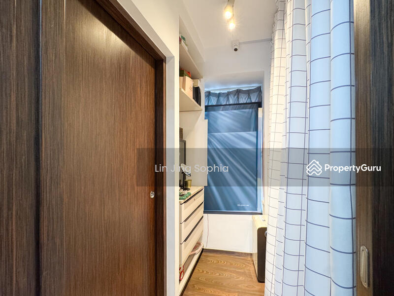 Master walk-in wardrobe