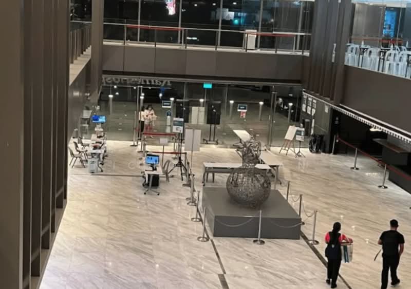 Raffles Hospital Raffles Specialist Center, Beach Road / Bugis / Rochor, 797 sqft, Food & Beverage For Rent, by Nicholas Tan, 60120678 - Entrance - CommercialGuru.com.sg