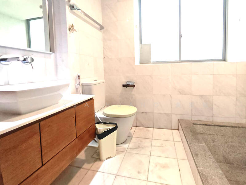 The Lakeshore, 29 Jurong West Street 41, Boon Lay / Jurong / Tuas, Room Rental, 100 sqft, Condominium For Rent, by Alyssa Huang 黄家敏, 60120804 - Bathroom - PropertyGuru.com.sg