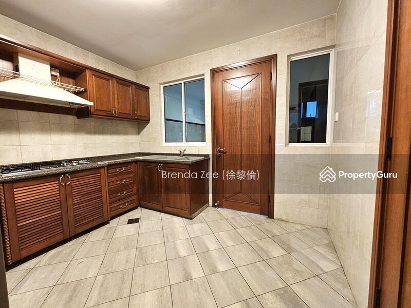 Semi-Detached for Sale in District 16