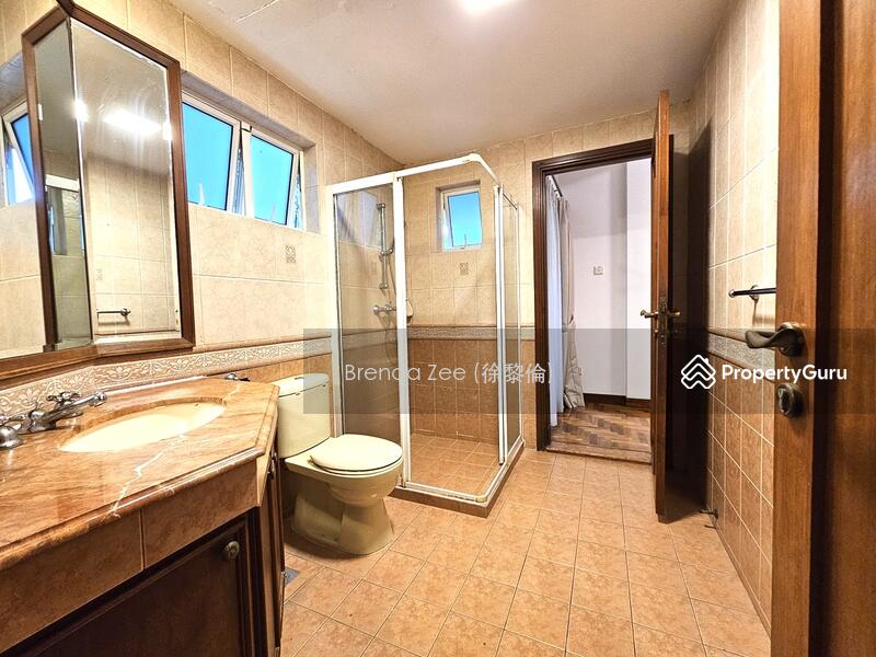 Semi-Detached for Sale in District 16