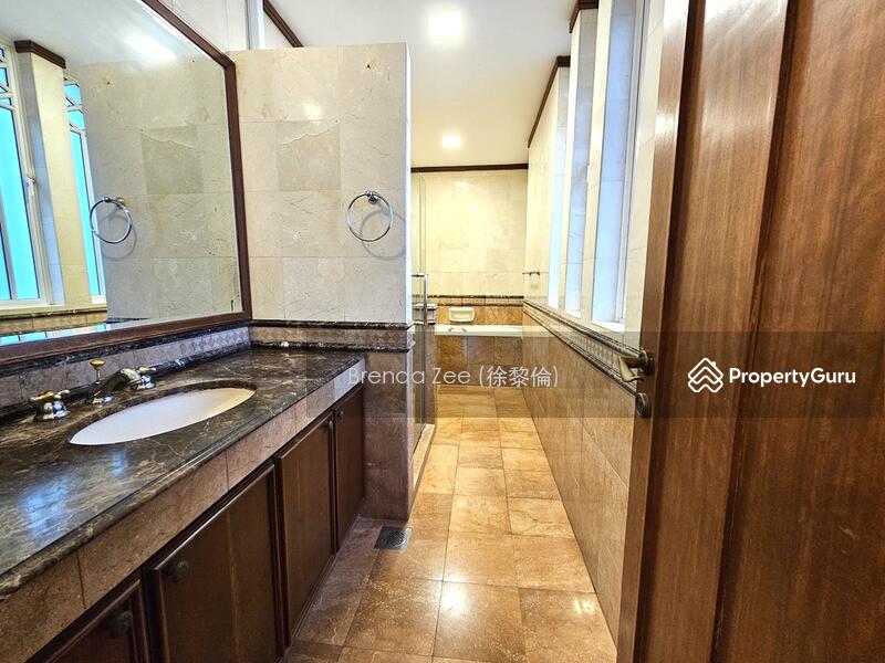 Semi-Detached for Sale in District 16