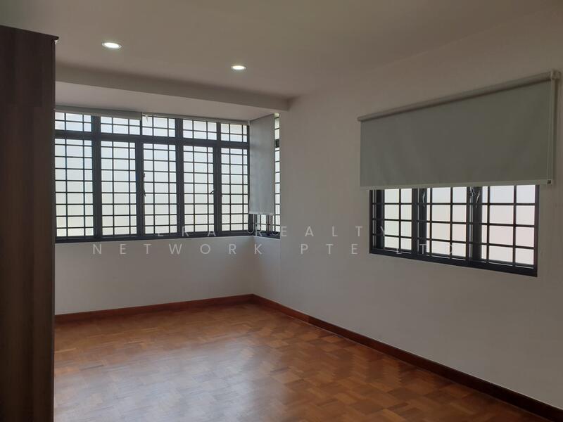 Eng Kong Crescent, Eng Kong Crescent, 5 Bedrooms, 3,500 sqft, Semi-Detached House For Rent, by MARTIN, 60121416 - PropertyGuru.com.sg