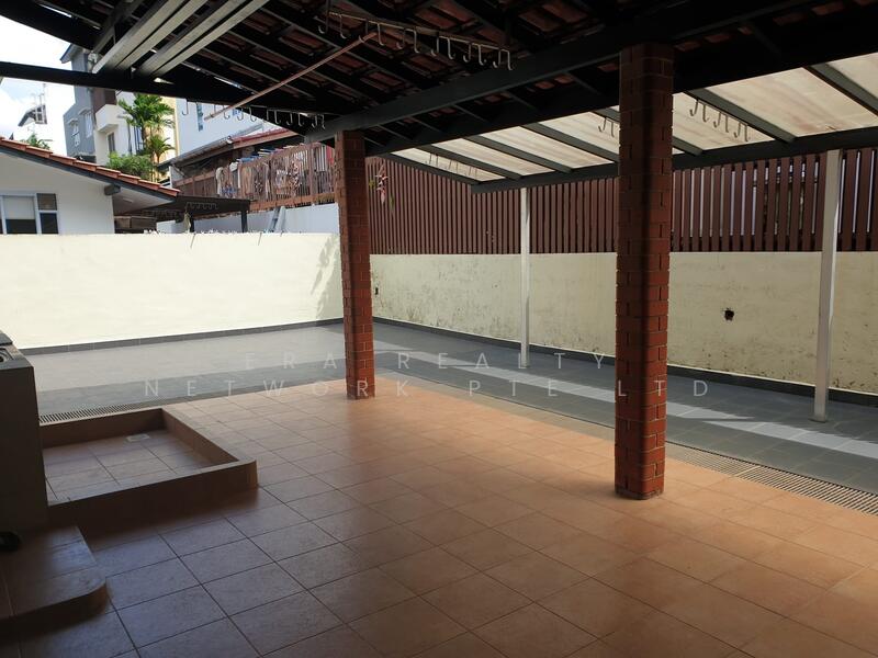 Eng Kong Crescent, Eng Kong Crescent, 5 Bedrooms, 3,500 sqft, Semi-Detached House For Rent, by MARTIN, 60121416 - PropertyGuru.com.sg