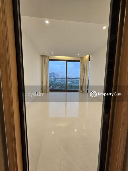 Similar to actual unit in masterbedroom 