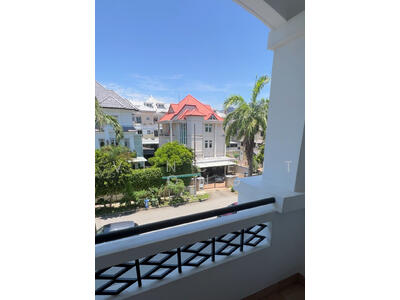 For Sale - VACANT 4-BED SEMI-D IN D16 NEAR TEMASEK PRIMARY