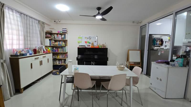 13 Toh Yi Drive (Living Room)