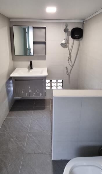Dunlop Street, Farrer Park / Serangoon Rd, 2,400 sqft, Shop / Shophouse For Sale, by Zack Goh Tze Khiang, 60121988 - Bathroom - CommercialGuru.com.sg