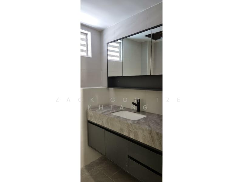 Dunlop Street, Farrer Park / Serangoon Rd, 2,400 sqft, Shop / Shophouse For Sale, by Zack Goh Tze Khiang, 60121988 - Bathroom - CommercialGuru.com.sg