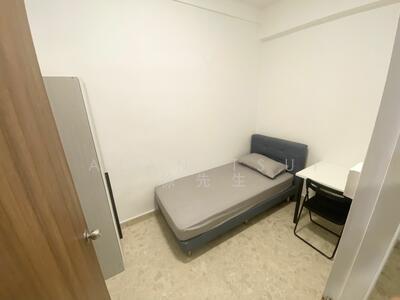 For Rent - Cheap Bedrooms @ Orchard Boulevard MRT