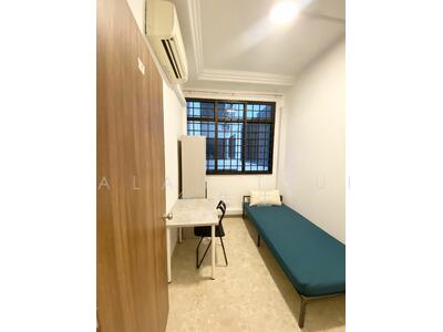 For Rent - Cheap Bedrooms @ Orchard Boulevard MRT
