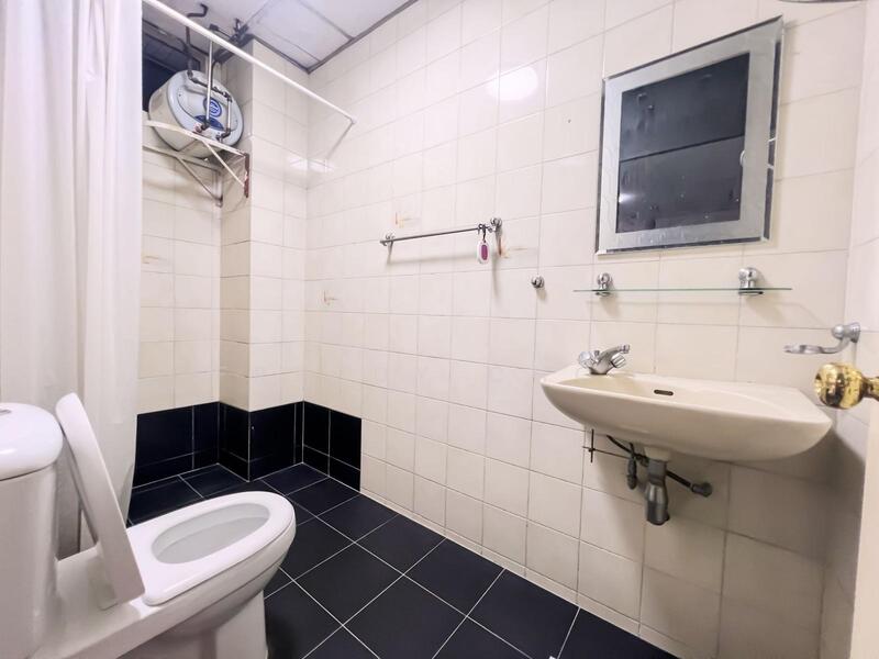 Beach Road, ❤️Fully Furnished Walkup 2 Bedrooms at Beach Road Shophouse for Rent❤️, 3 Bedrooms, 500 sqft, Shophouse For Rent, by Freddy Choo, 60122108 - Bathroom - PropertyGuru.com.sg