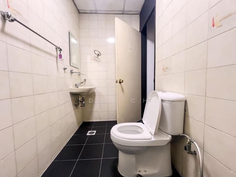 Beach Road, ❤️Fully Furnished Walkup 2 Bedrooms at Beach Road Shophouse for Rent❤️, 3 Bedrooms, 500 sqft, Shophouse For Rent, by Freddy Choo, 60122108 - Bathroom - PropertyGuru.com.sg