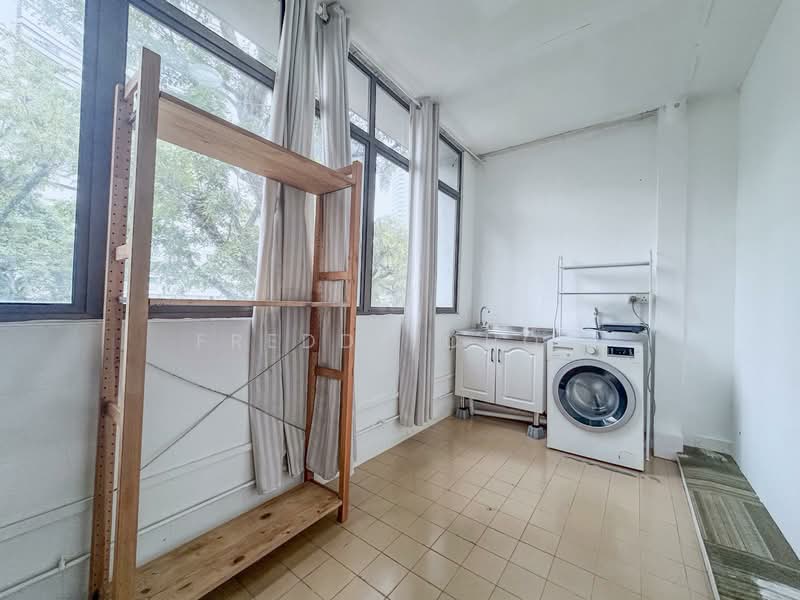 Beach Road, ❤️Fully Furnished Walkup 2 Bedrooms at Beach Road Shophouse for Rent❤️, 3 Bedrooms, 500 sqft, Shophouse For Rent, by Freddy Choo, 60122108 - Balcony - PropertyGuru.com.sg