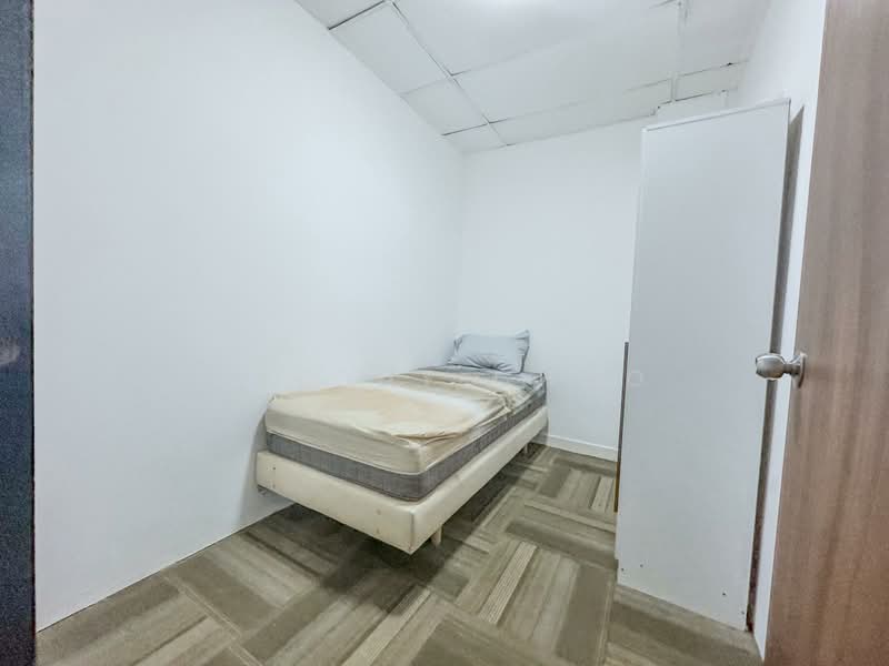 Beach Road, ❤️Fully Furnished Walkup 2 Bedrooms at Beach Road Shophouse for Rent❤️, 3 Bedrooms, 500 sqft, Shophouse For Rent, by Freddy Choo, 60122108 - Bedroom - PropertyGuru.com.sg