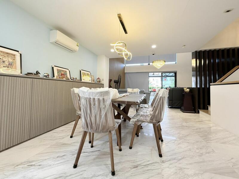 For Sale - ⭐️⭐️LANDED7772 @ D19 ALMOST BRAND NEW SEMI-DETACHED