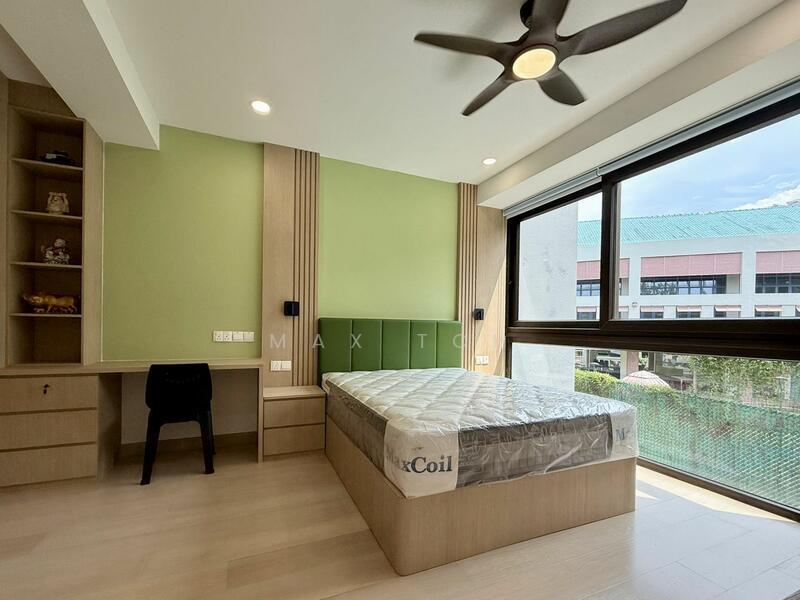 For Sale - ⭐️⭐️LANDED7772 @ D19 ALMOST BRAND NEW SEMI-DETACHED