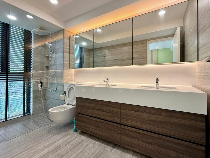 For Sale - ⭐️⭐️LANDED7772 @ D19 ALMOST BRAND NEW SEMI-DETACHED