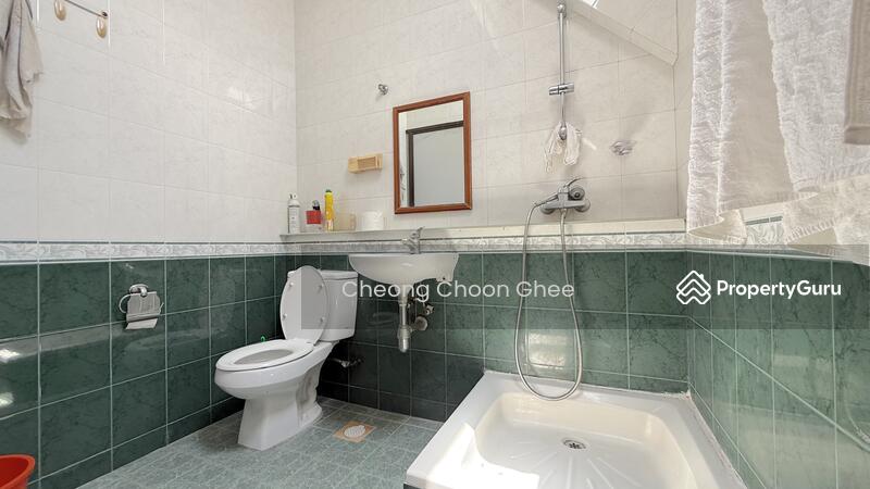 For Sale - Terrace Home in a Picturesque Old Housing District with an "English-town" Charm!