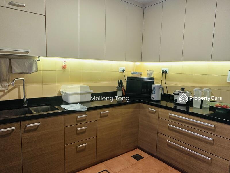Dry kitchen 