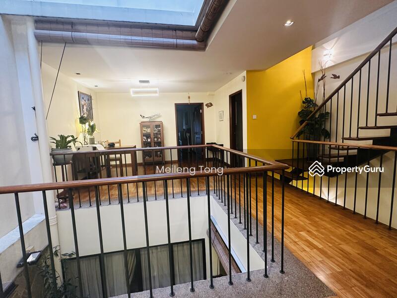2nd level with 3 bedrooms