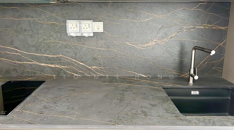 Sintered stone top and back splash