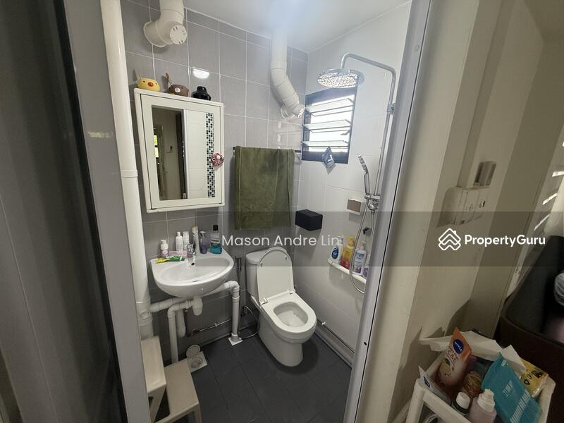 Master Bedroom Toilet