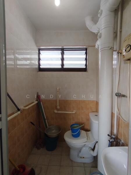 Common bathroom 