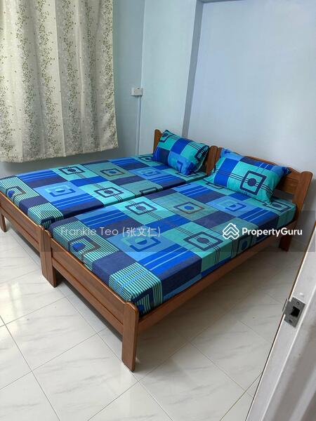 Blk 825