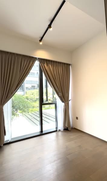 Leedon Green, 32 Leedon Heights, 2 Bedrooms, 700 sqft, Condominium For Sale, by Valerie Teo, 60122859 - Master room (vacant) - PropertyGuru.com.sg