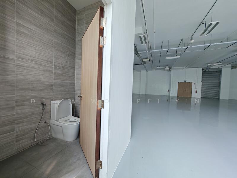 Interlocal Centre, 100G Pasir Panjang Road, Buona Vista / West Coast / Clementi New Town, 3,072 sqft, Light Industrial (B1) For Rent, by Delia Woo Pei Yin, 60122942 - CommercialGuru.com.sg
