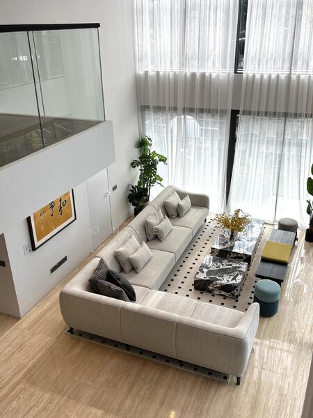 Grand 5.4m ceiling height with floor to ceiling windows