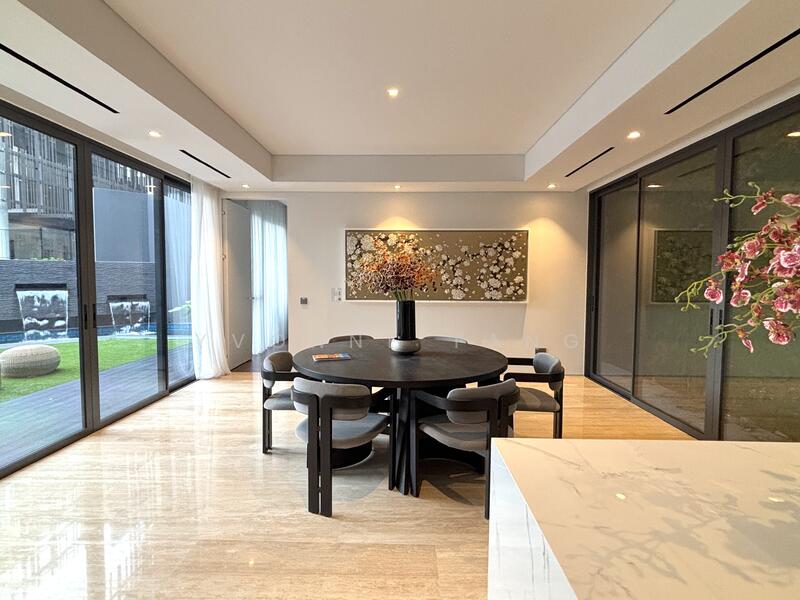 Private dining area next to patio