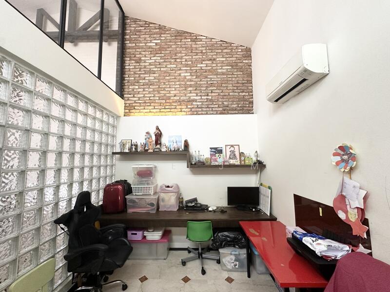 💫 Prestigious D10 Landed | ✨ Lowest Psf | Potential for Rebuild | Within 1km Henry Park, Holland Grove / Moonbeam / Sixth Avenue, 7 Bedrooms, 4,000 sqft, Semi-Detached House For Sale, by Nigel J M, 60123575 - PropertyGuru.com.sg