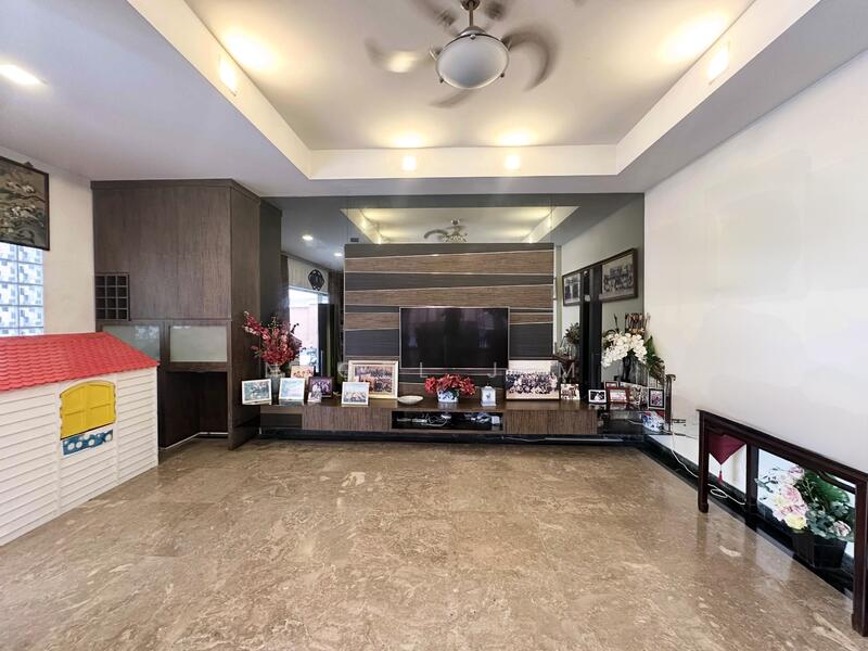 💫 Prestigious D10 Landed | ✨ Lowest Psf | Potential for Rebuild | Within 1km Henry Park, Holland Grove / Moonbeam / Sixth Avenue, 7 Bedrooms, 4,000 sqft, Semi-Detached House For Sale, by Nigel J M, 60123575 - PropertyGuru.com.sg