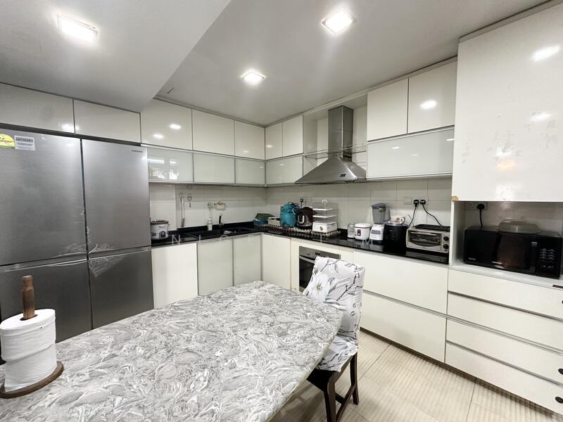 💫 Prestigious D10 Landed | ✨ Lowest Psf | Potential for Rebuild | Within 1km Henry Park, Holland Grove / Moonbeam / Sixth Avenue, 7 Bedrooms, 4,000 sqft, Semi-Detached House For Sale, by Nigel J M, 60123575 - Kitchen - PropertyGuru.com.sg