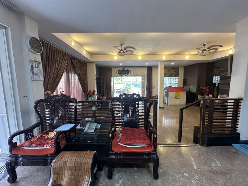 💫 Prestigious D10 Landed | ✨ Lowest Psf | Potential for Rebuild | Within 1km Henry Park, Holland Grove / Moonbeam / Sixth Avenue, 7 Bedrooms, 4,000 sqft, Semi-Detached House For Sale, by Nigel J M, 60123575 - Living Room - PropertyGuru.com.sg