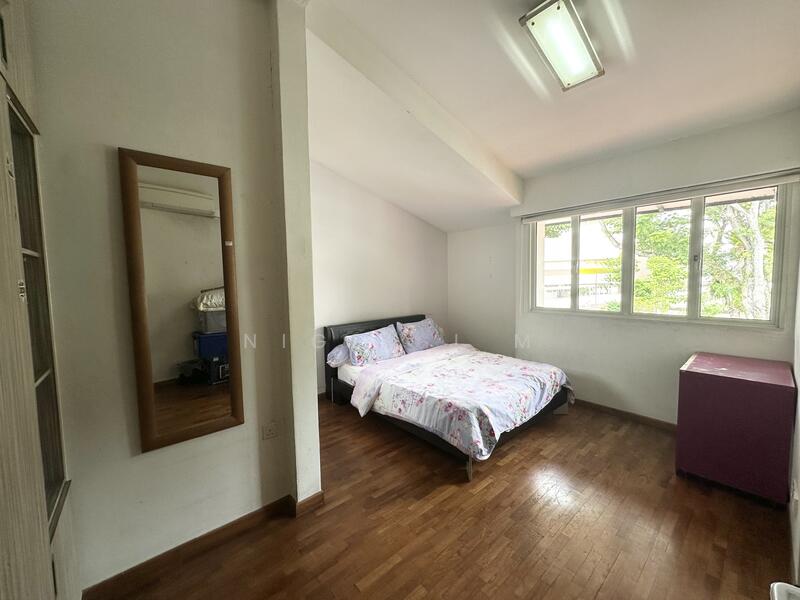 💫 Prestigious D10 Landed | ✨ Lowest Psf | Potential for Rebuild | Within 1km Henry Park, Holland Grove / Moonbeam / Sixth Avenue, 7 Bedrooms, 4,000 sqft, Semi-Detached House For Sale, by Nigel J M, 60123575 - Bedroom - PropertyGuru.com.sg