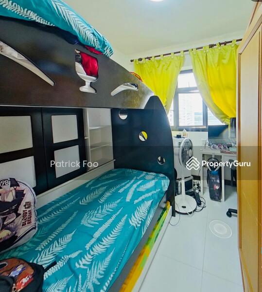 Squarish Common Bedroom