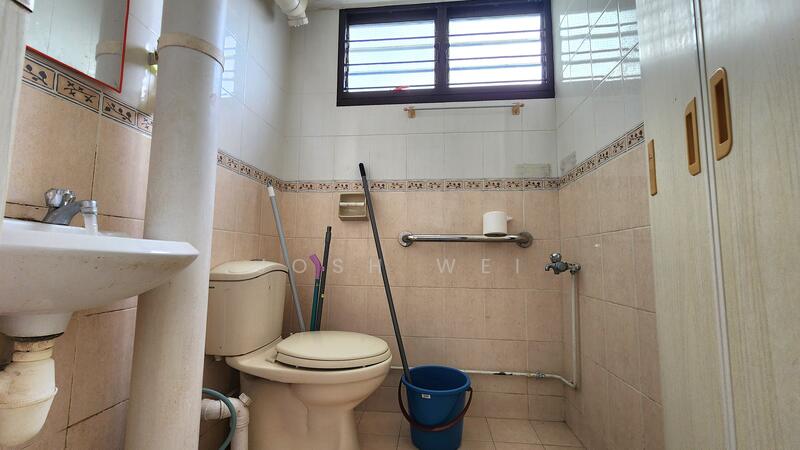 For Sale - 422 Ang Mo Kio Avenue 3